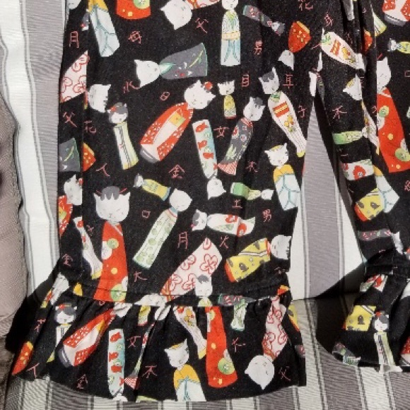 😻Children’s Fun Asian Kitty Cat theme Ruffle Pants - Picture 8 of 8